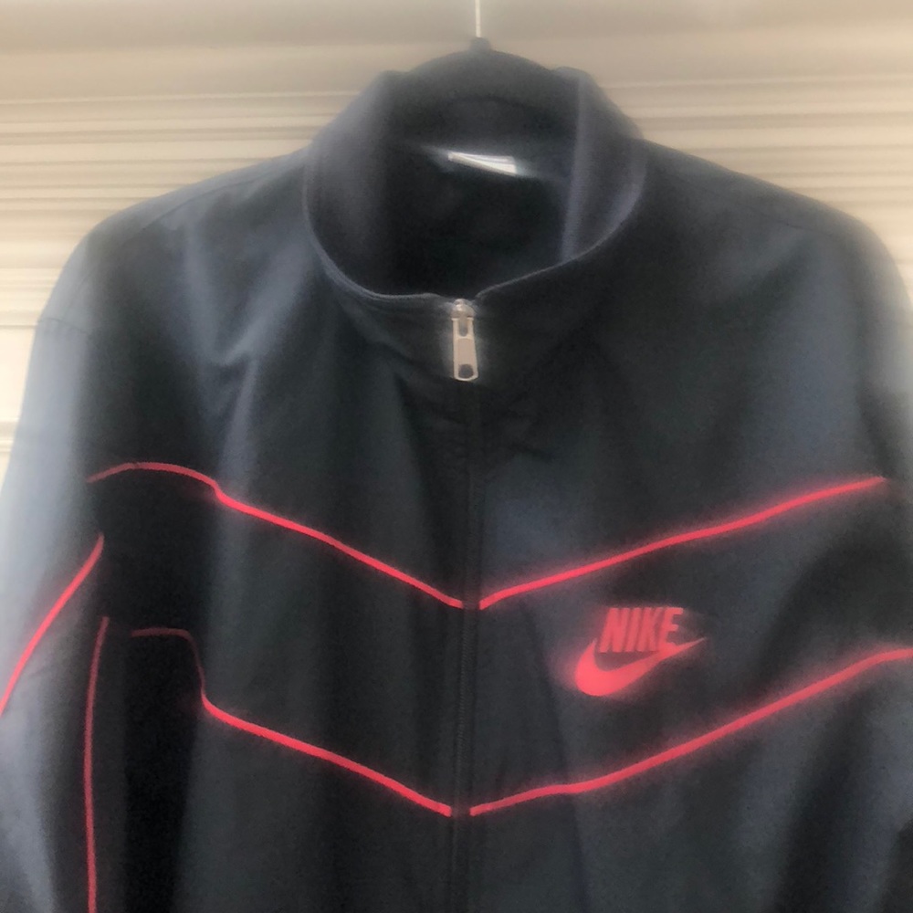 Nike jacket - Picture 2 of 4